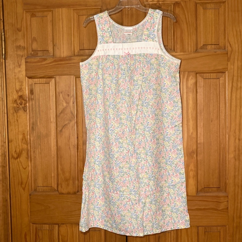 NWOT Vintage Simply Basic Nightgown Housecoat Size M